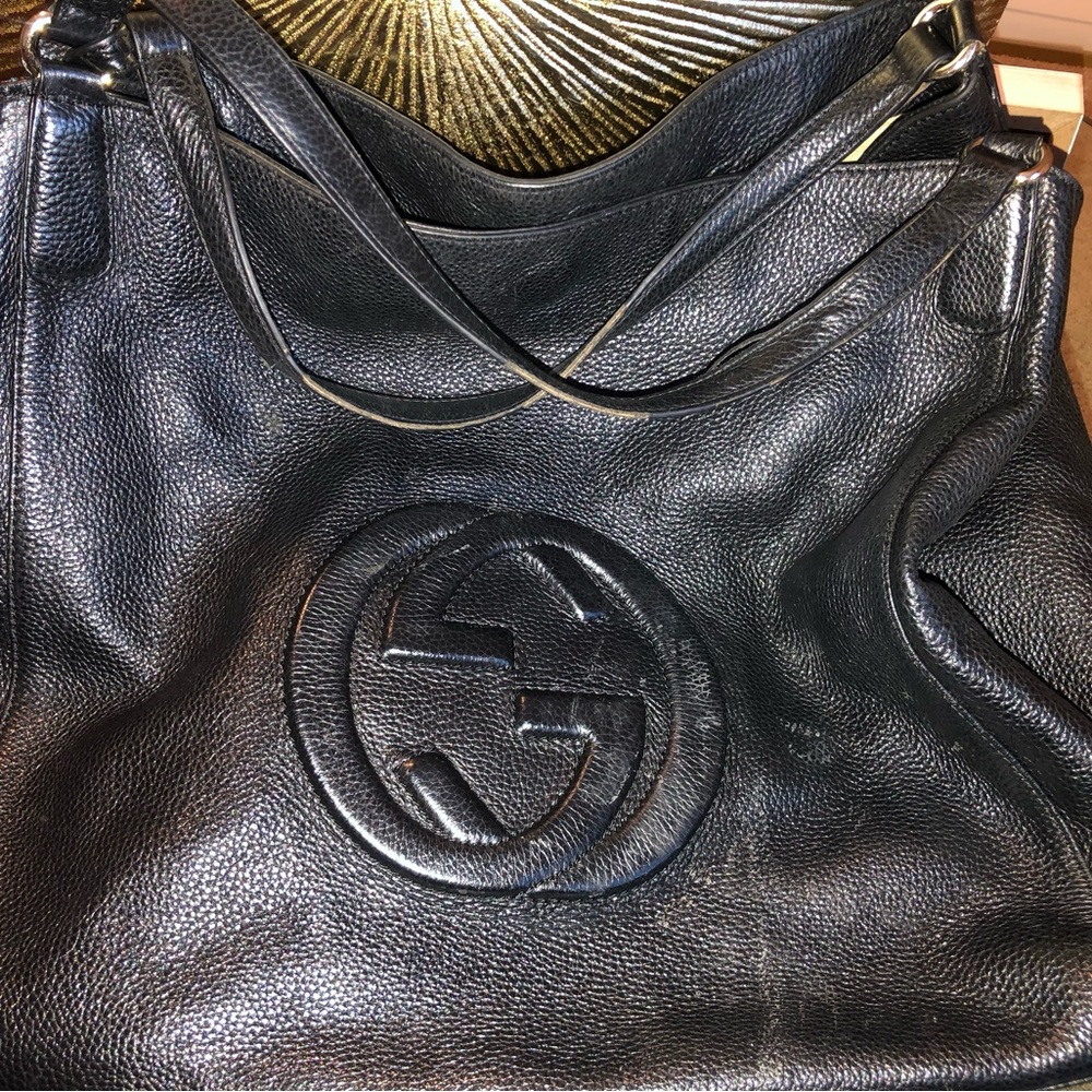 Gucci Black Leather Shoulder Bag with Slouchy Texture